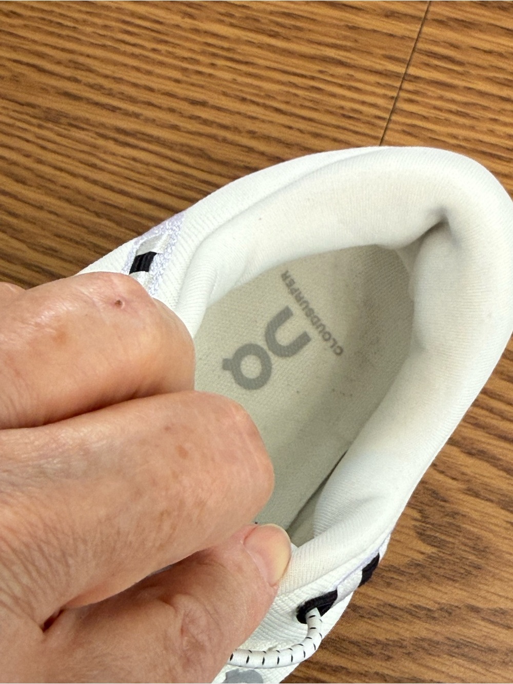 On Cloud Cloudsurfer Womens Running Shoes White Size 9 - Picture 6 of 9